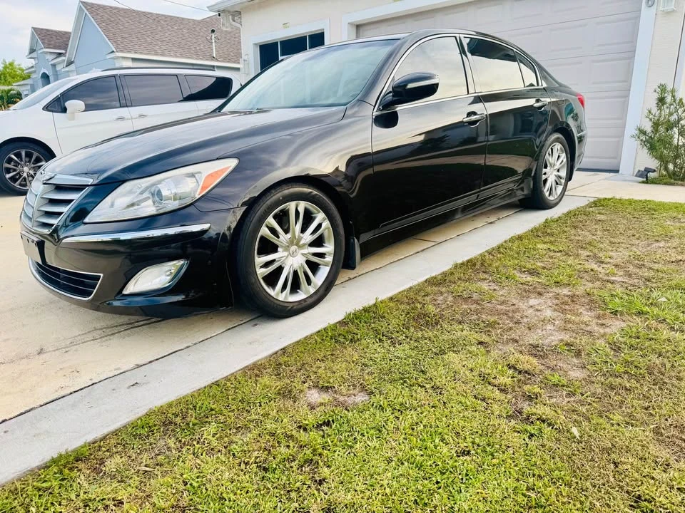 2014 Hyundai Genesis - Image 2 of 6