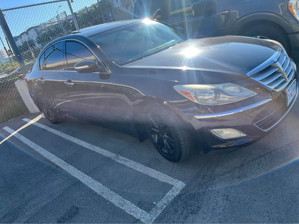 2014 Hyundai Genesis - Image 2 of 9