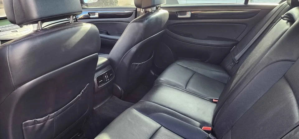 2014 Hyundai Genesis - Image 8 of 10