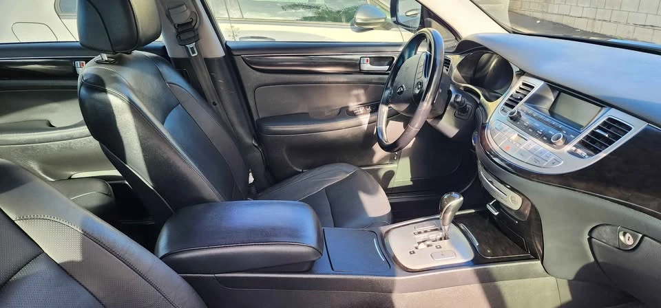 2014 Hyundai Genesis - Image 10 of 10