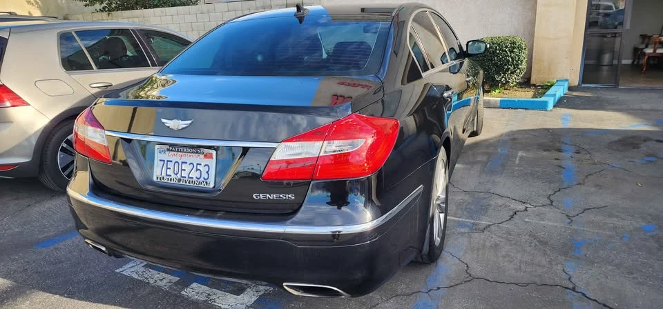 2014 Hyundai Genesis - Image 4 of 10