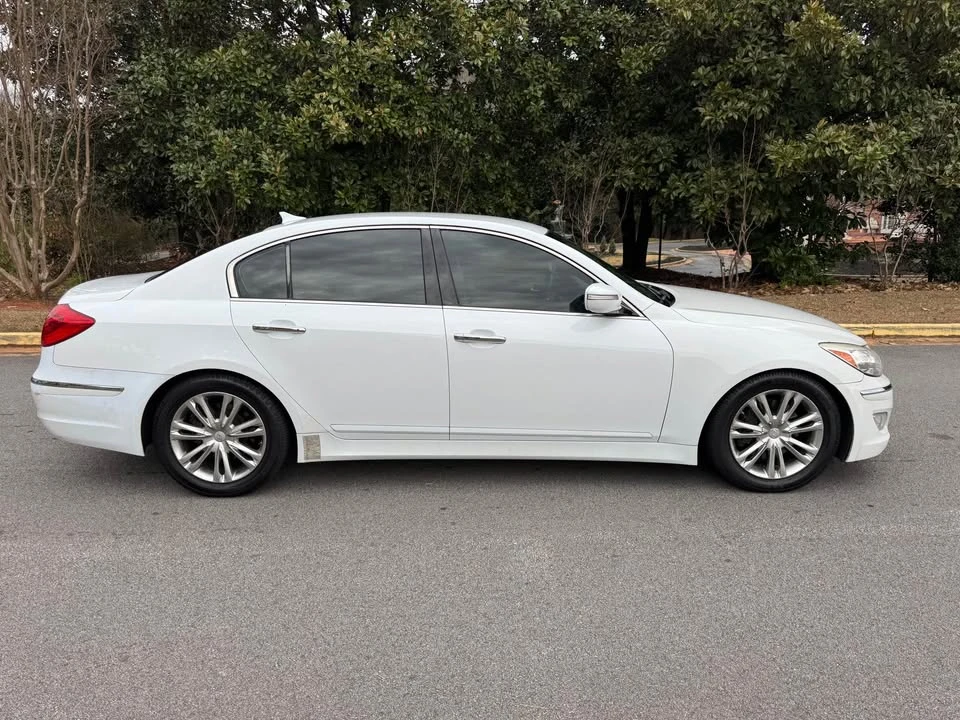 2014 Hyundai Genesis - Image 4 of 13