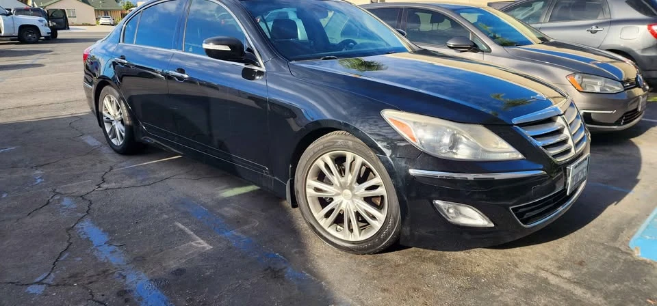 2014 Hyundai Genesis - Image 3 of 10