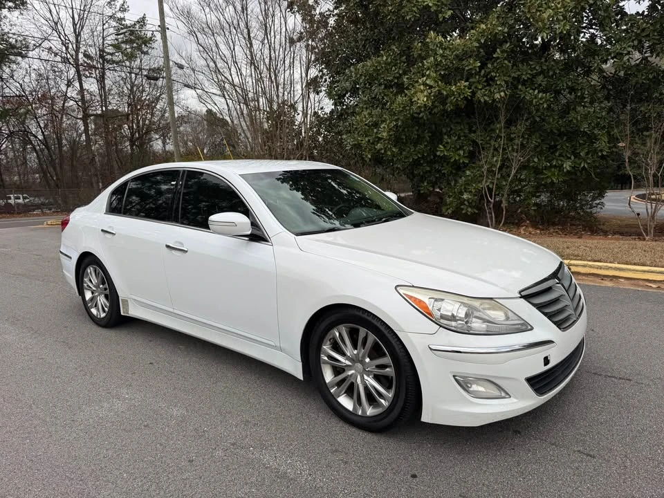 2014 Hyundai Genesis - Image 2 of 13