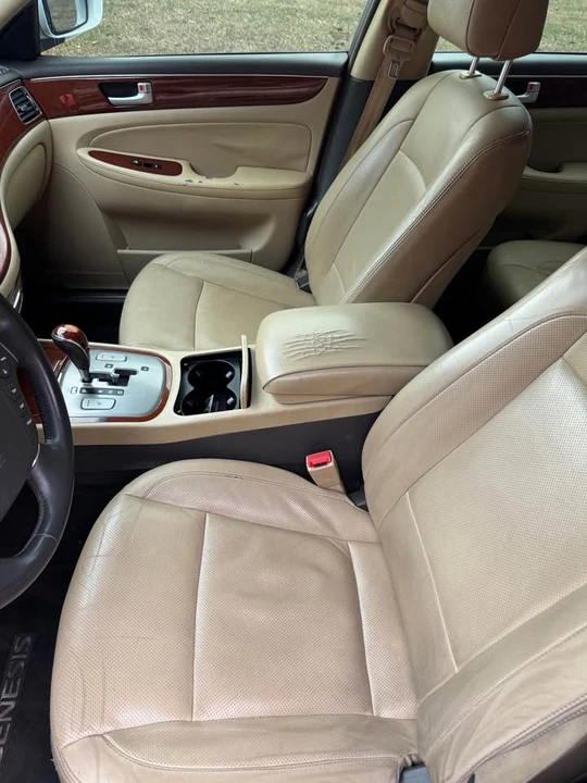 2014 Hyundai Genesis - Image 9 of 13