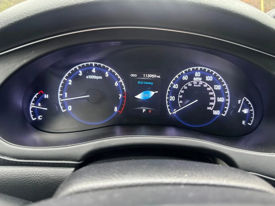 2014 Hyundai Genesis - Image 10 of 12