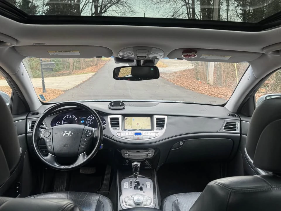2014 Hyundai Genesis - Image 8 of 12