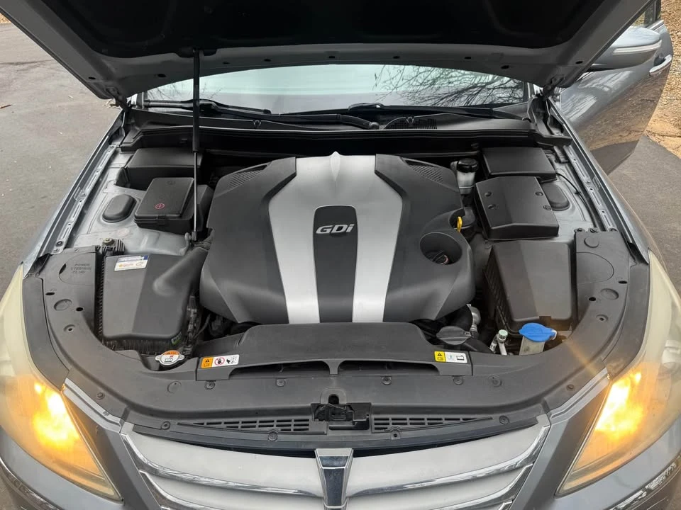 2014 Hyundai Genesis - Image 11 of 12