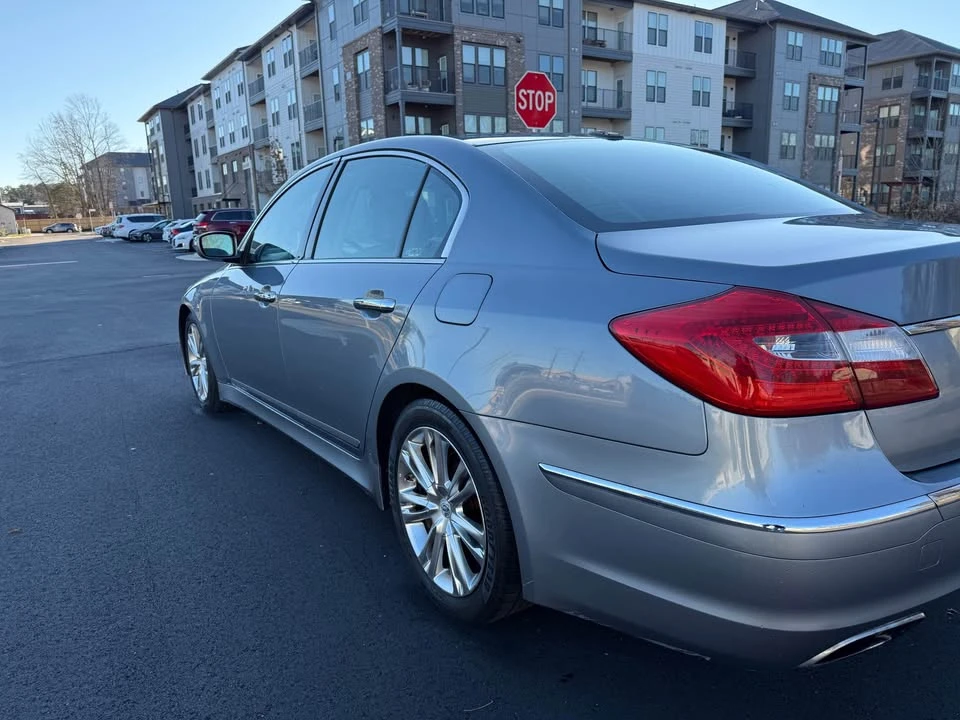 2014 Hyundai Genesis - Image 3 of 15