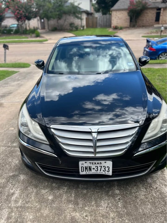 2014 Hyundai Genesis - Image 2 of 6