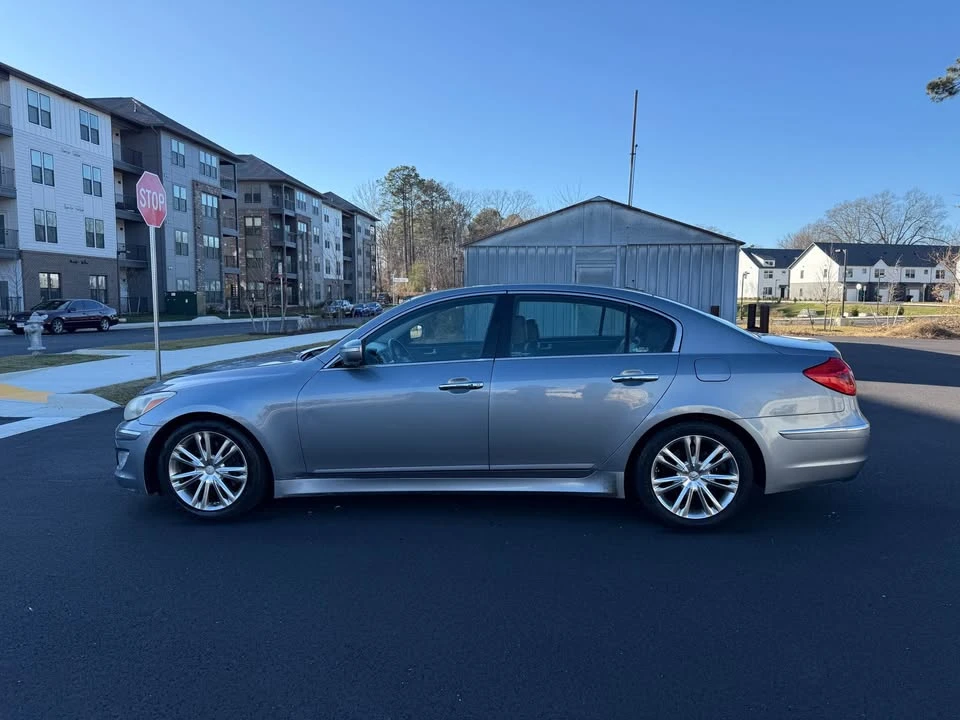 2014 Hyundai Genesis - Image 6 of 15
