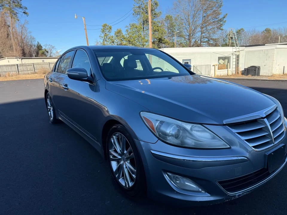 2014 Hyundai Genesis - Image 2 of 15