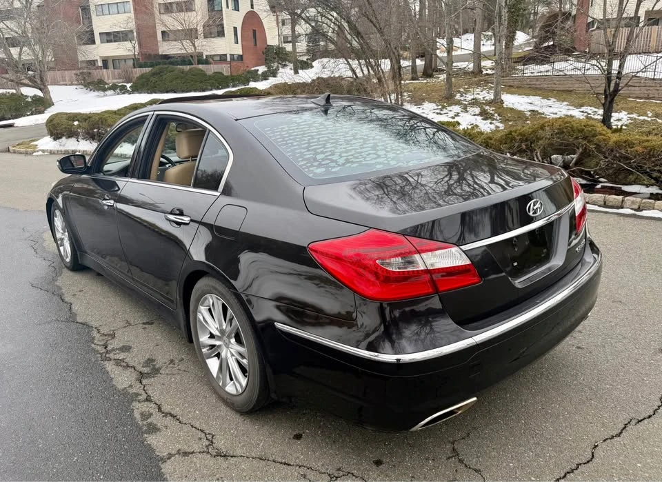 2014 Hyundai Genesis - Image 4 of 14