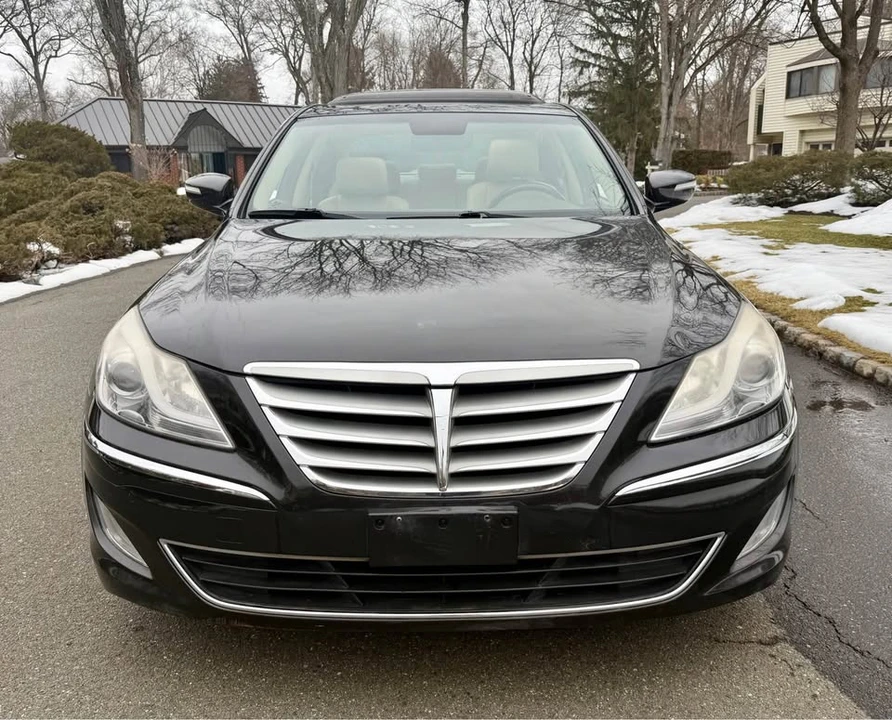 2014 Hyundai Genesis - Image 8 of 14