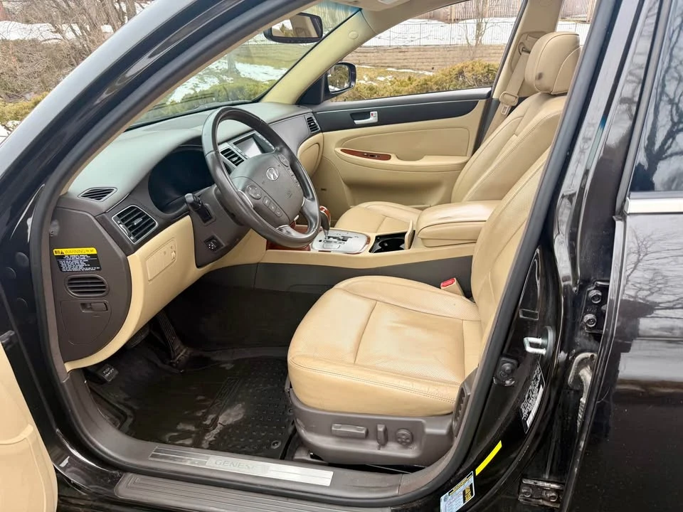 2014 Hyundai Genesis - Image 13 of 14