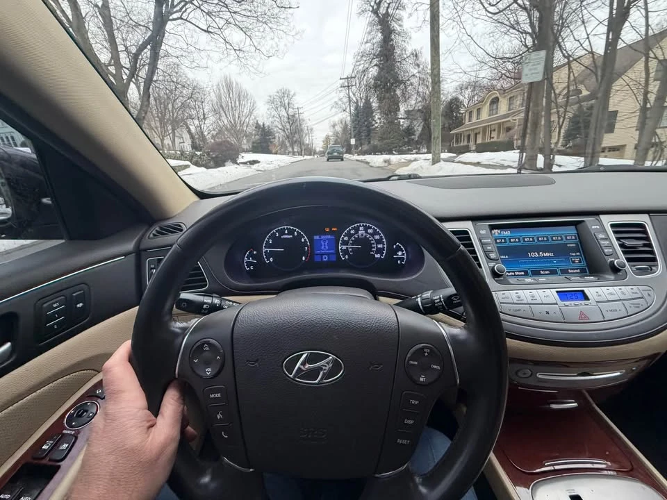 2014 Hyundai Genesis - Image 5 of 14
