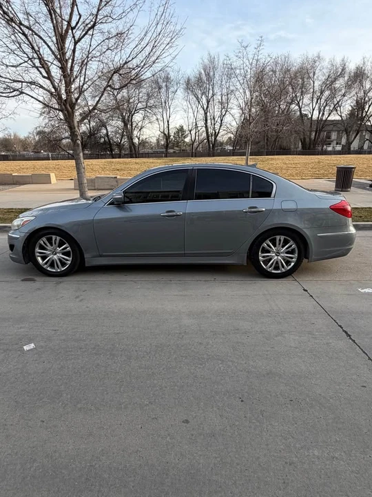 2014 Hyundai Genesis - Image 6 of 10