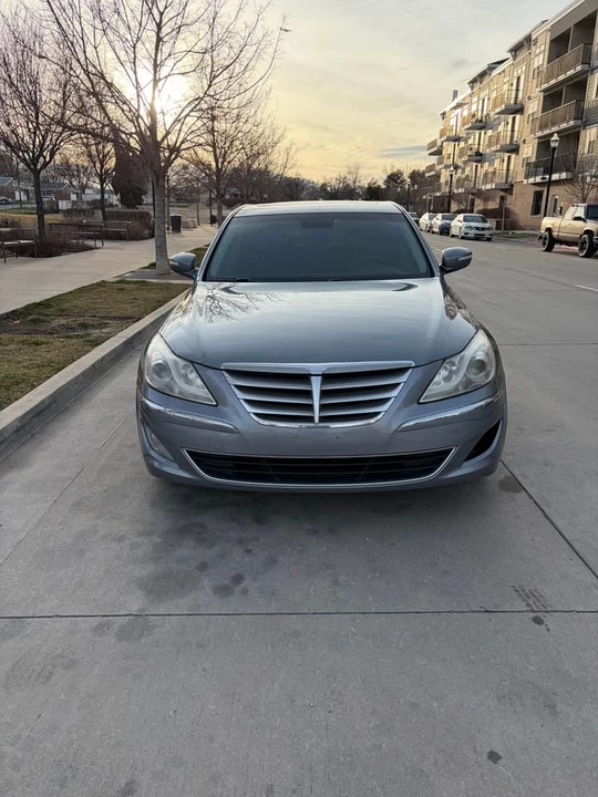 2014 Hyundai Genesis - Image 5 of 10