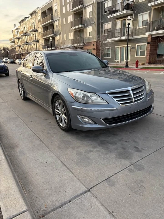 2014 Hyundai Genesis - Image 2 of 10