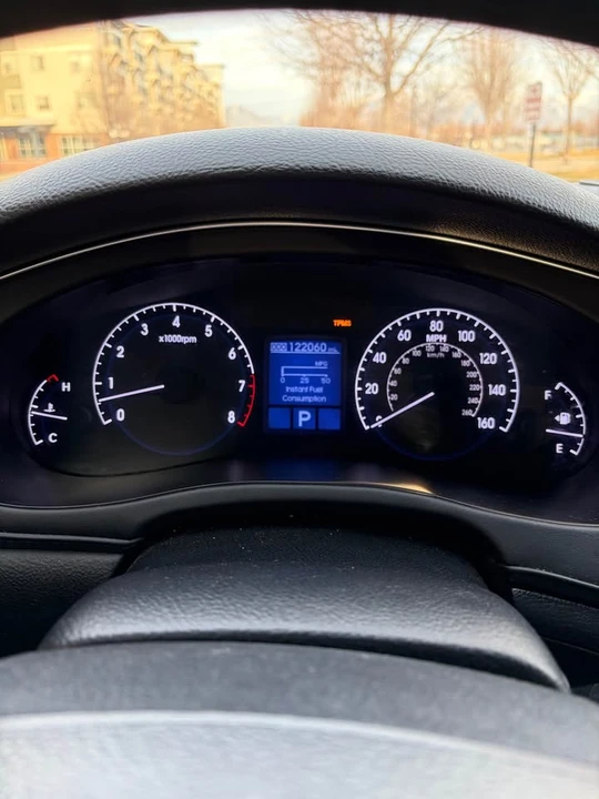 2014 Hyundai Genesis - Image 10 of 10