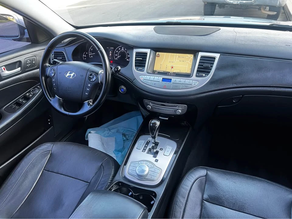 2014 Hyundai Genesis - Image 12 of 20