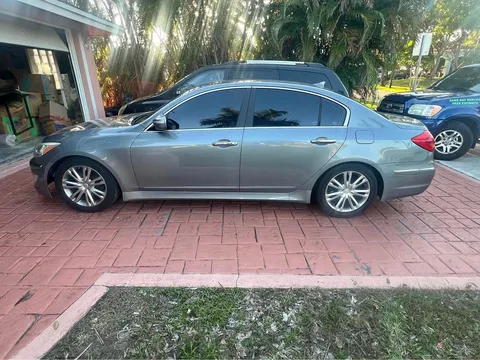 2014 Hyundai Genesis 3.8 Sedan
