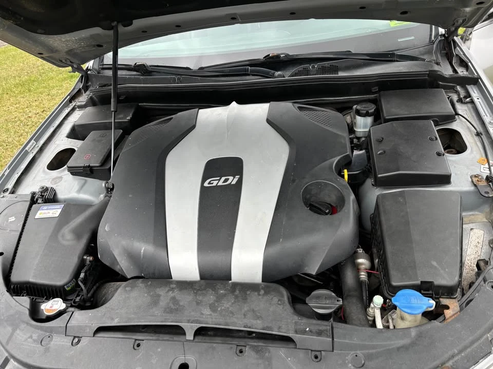 2014 Hyundai Genesis - Image 13 of 16