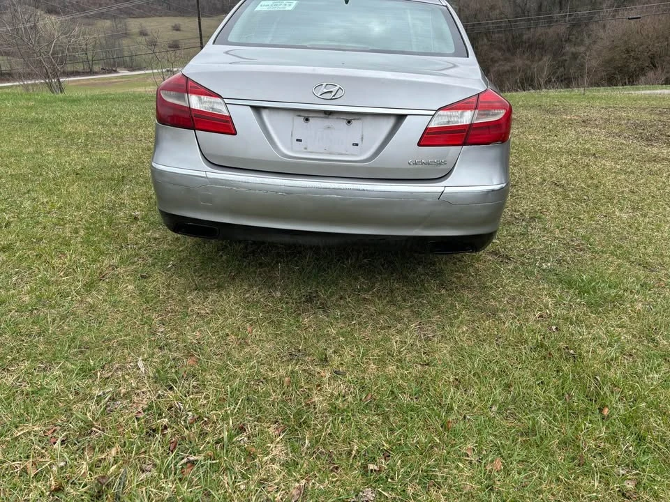 2014 Hyundai Genesis - Image 4 of 16