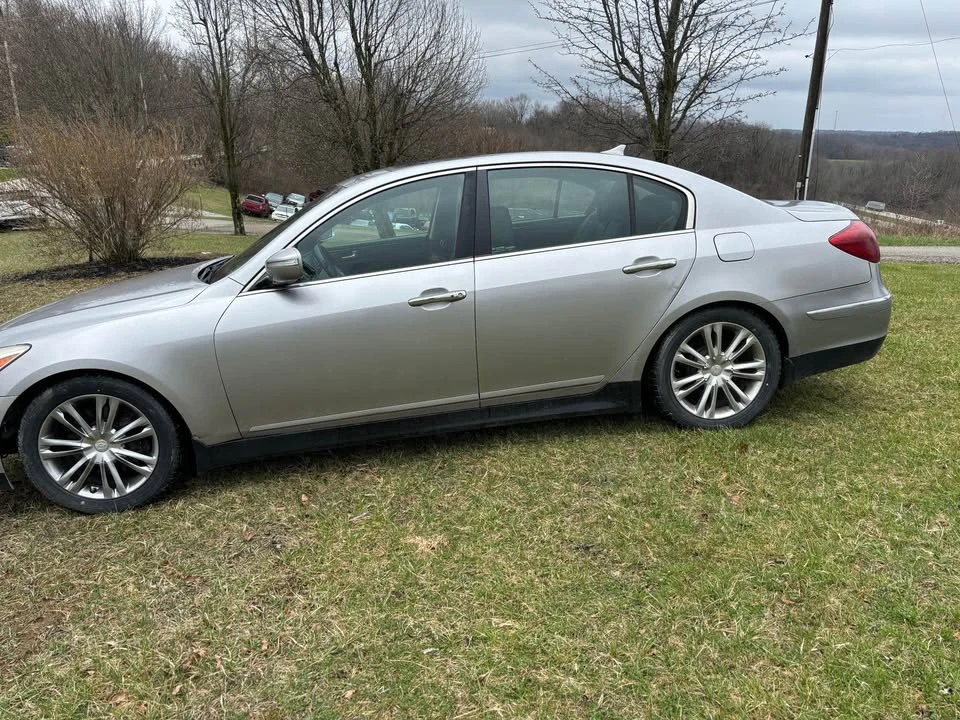 2014 Hyundai Genesis - Image 7 of 16