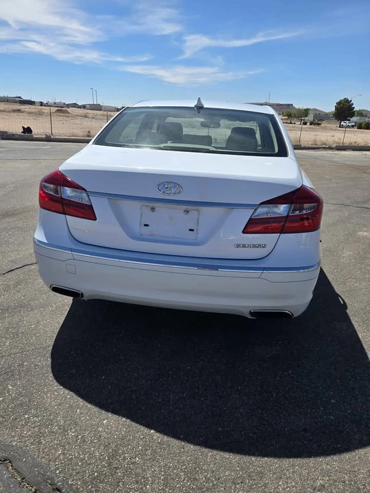 2014 Hyundai Genesis - Image 3 of 8