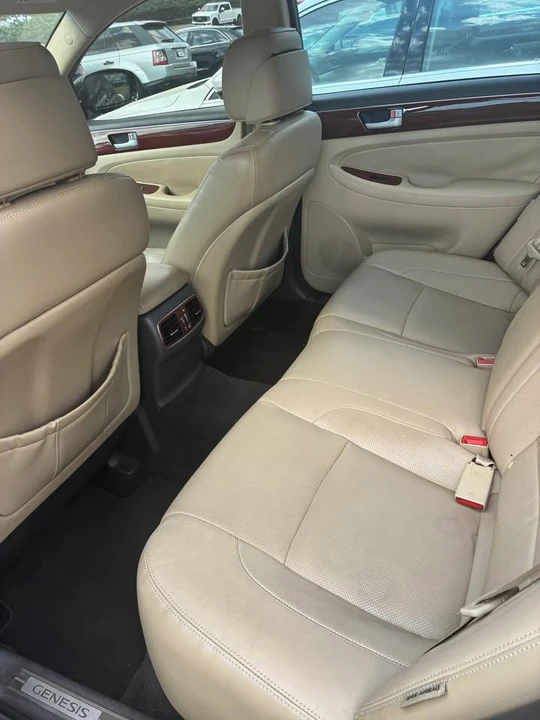 2014 Hyundai Genesis - Image 6 of 6