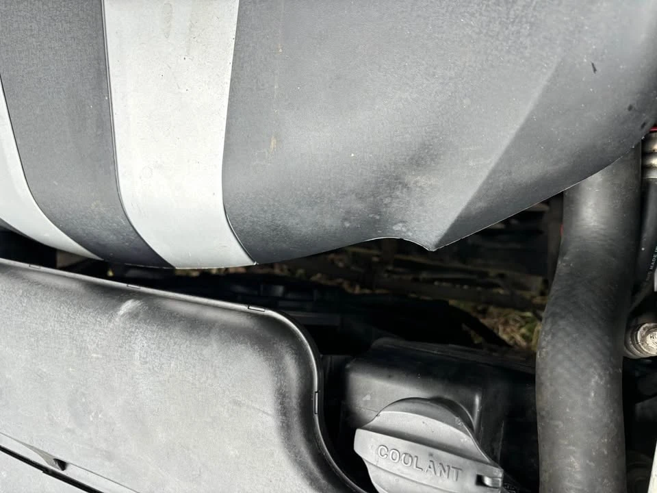 2014 Hyundai Genesis - Image 14 of 16