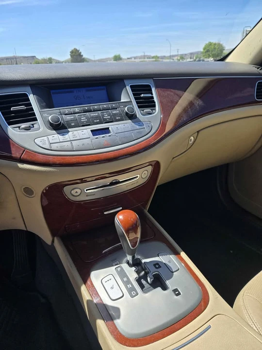 2014 Hyundai Genesis - Image 6 of 8