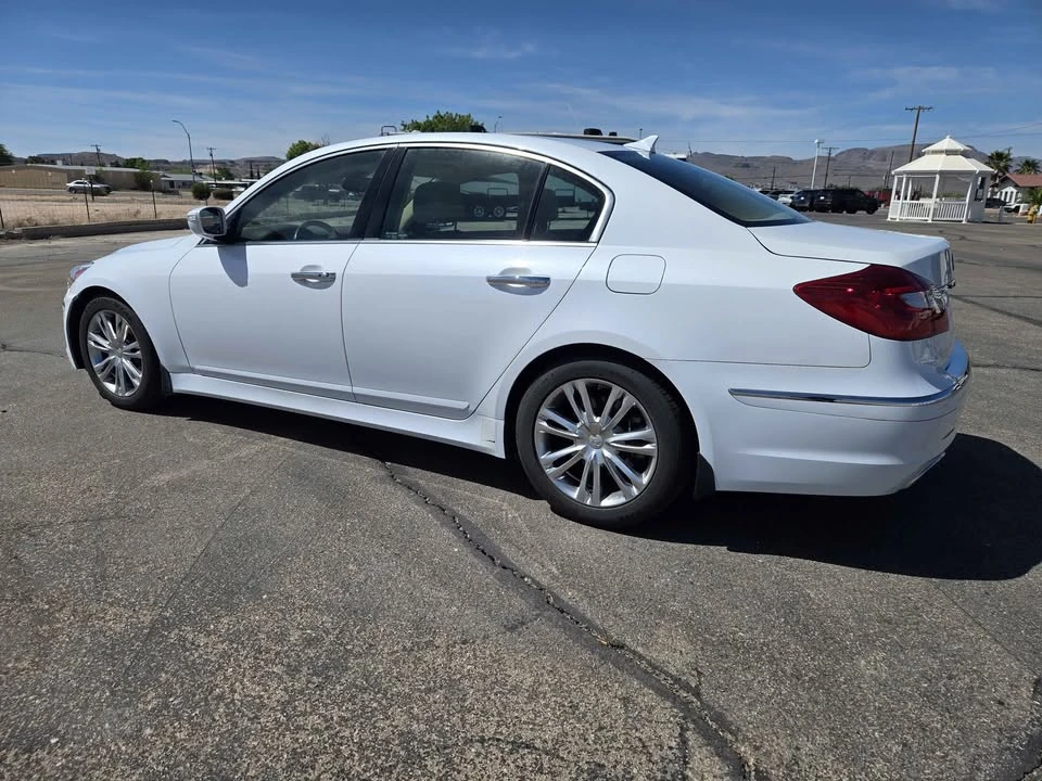 2014 Hyundai Genesis - Image 4 of 8