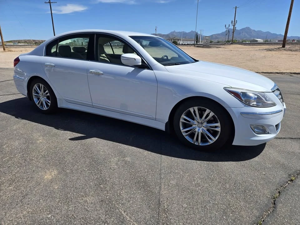 2014 Hyundai Genesis - Image 2 of 8