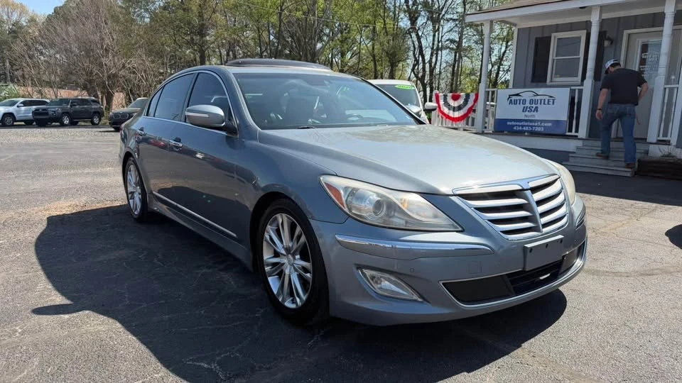 2014 Hyundai Genesis - Image 2 of 12