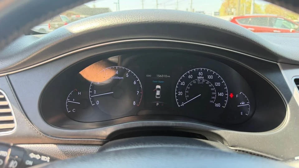 2014 Hyundai Genesis - Image 6 of 12
