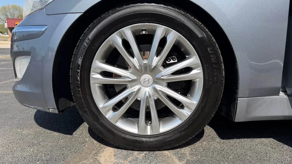 2014 Hyundai Genesis - Image 12 of 12