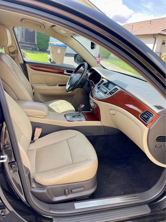 2014 Hyundai Genesis - Image 7 of 11