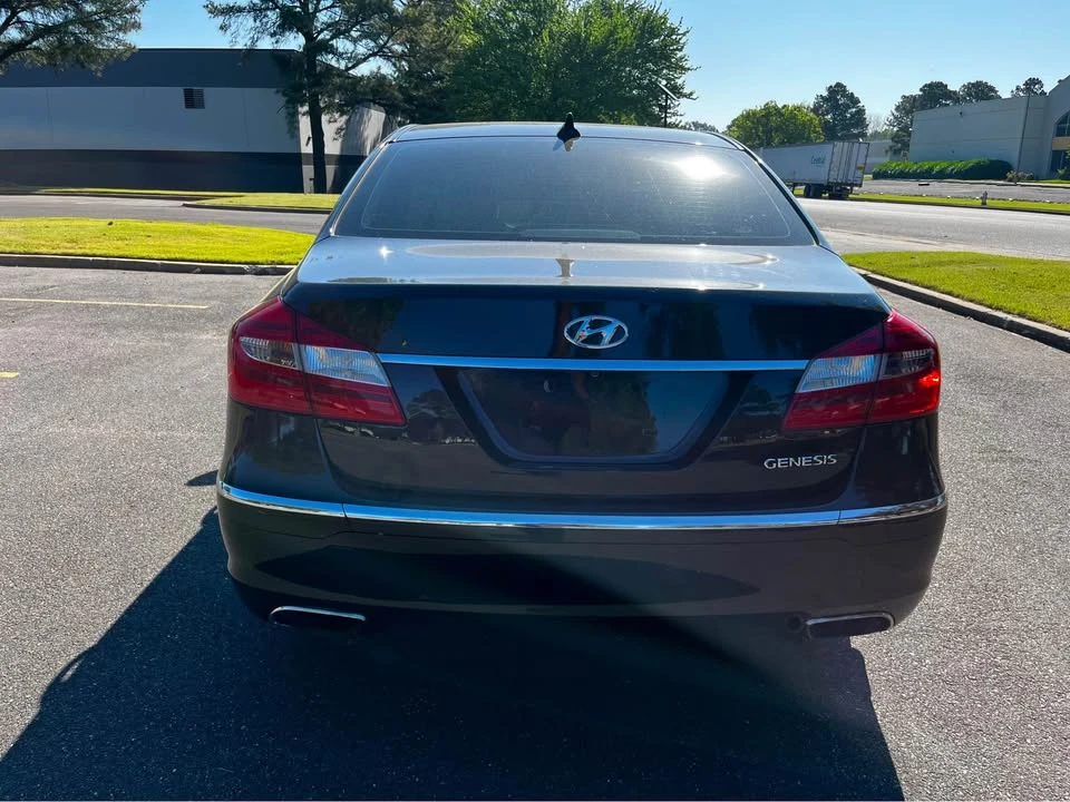 2014 Hyundai Genesis - Image 6 of 15