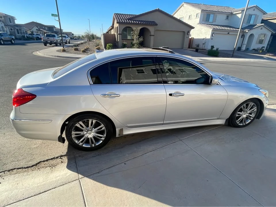 2014 Hyundai Genesis - Image 2 of 5