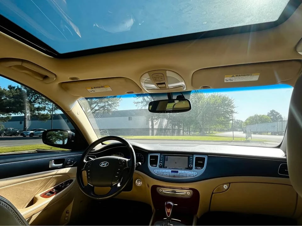 2014 Hyundai Genesis - Image 14 of 15