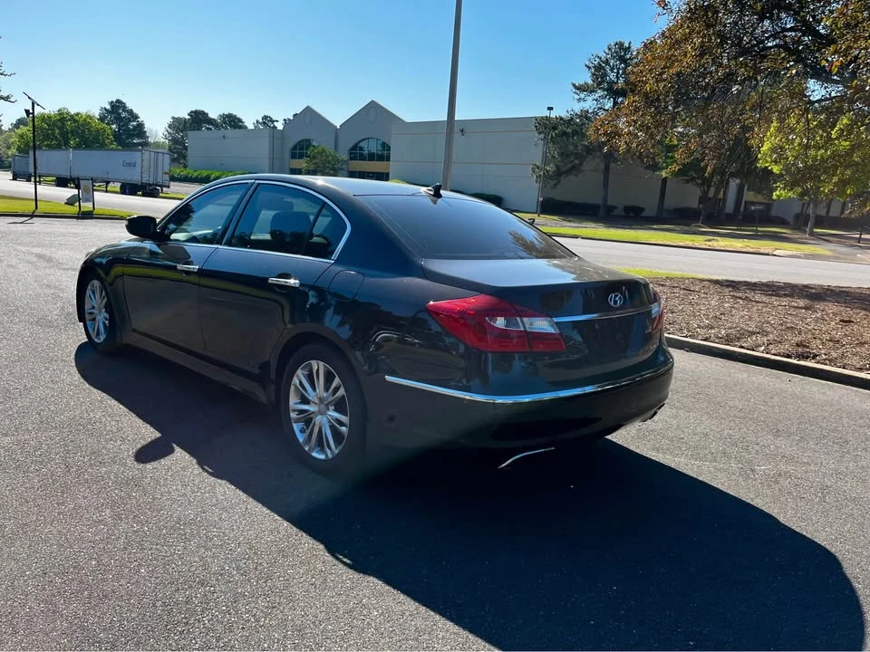 2014 Hyundai Genesis - Image 5 of 15