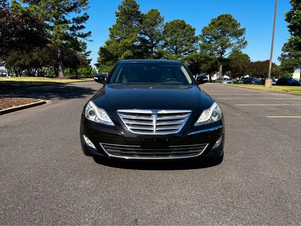 2014 Hyundai Genesis - Image 2 of 15