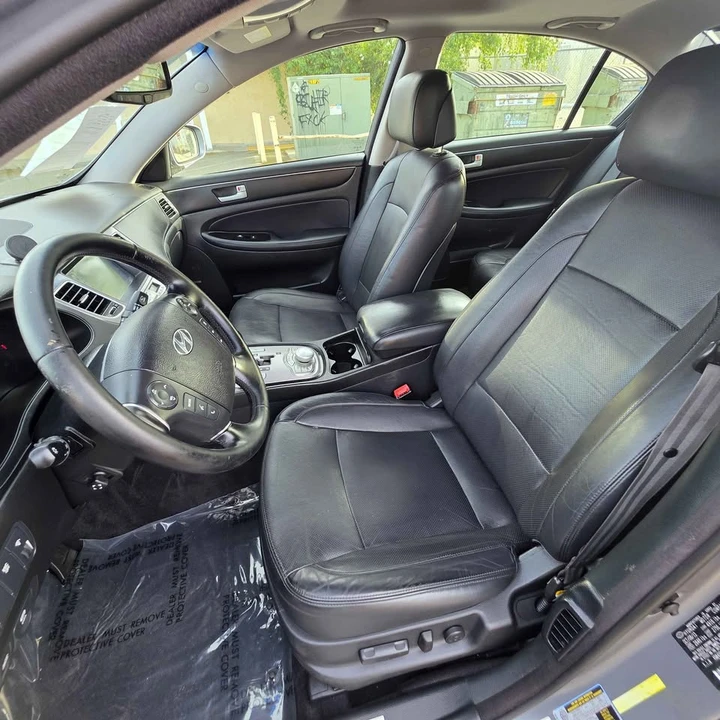 2014 Hyundai Genesis - Image 9 of 20