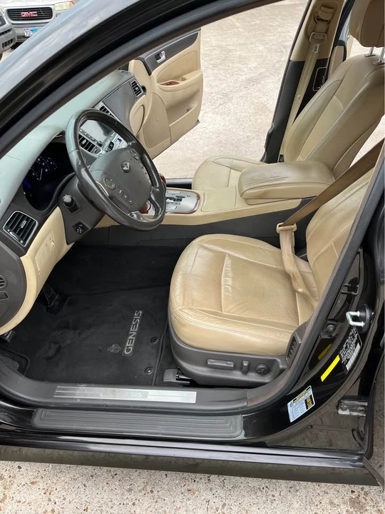 2014 Hyundai Genesis - Image 7 of 8