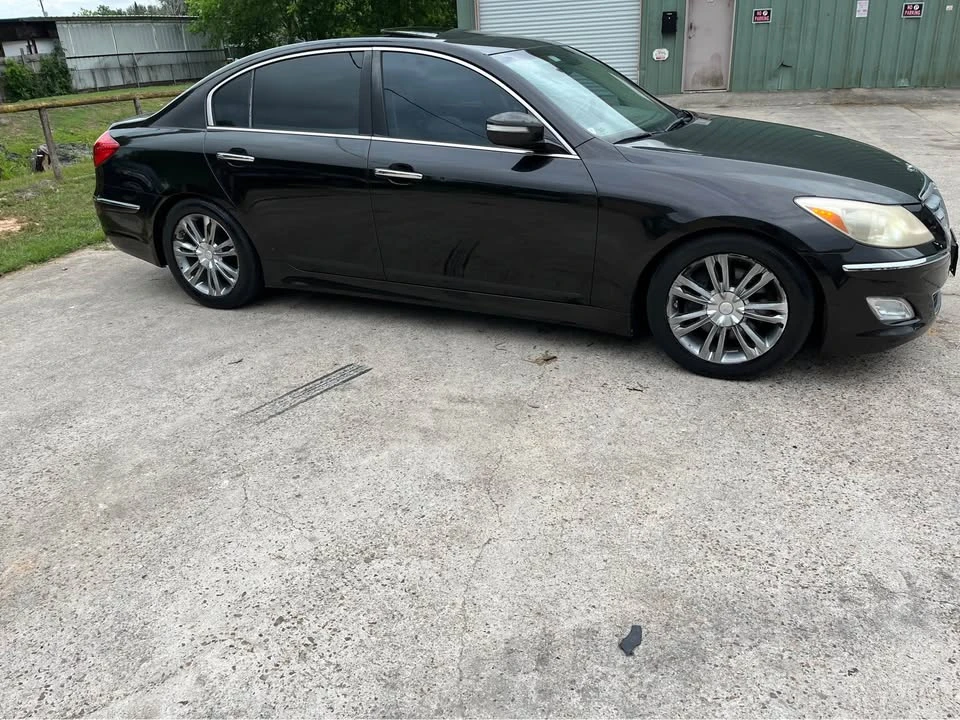 2014 Hyundai Genesis - Image 3 of 8