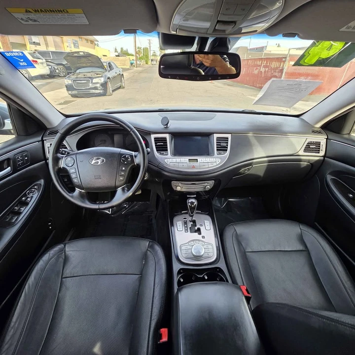 2014 Hyundai Genesis - Image 11 of 20