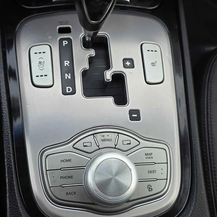 2014 Hyundai Genesis - Image 18 of 20