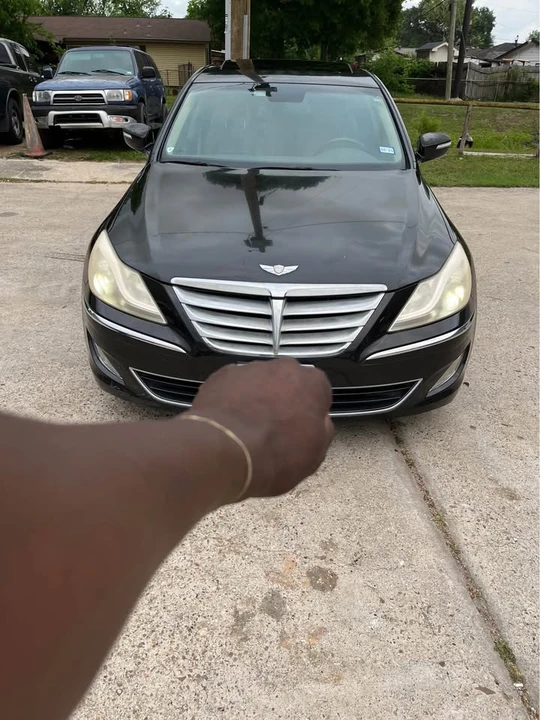 2014 Hyundai Genesis - Image 2 of 8